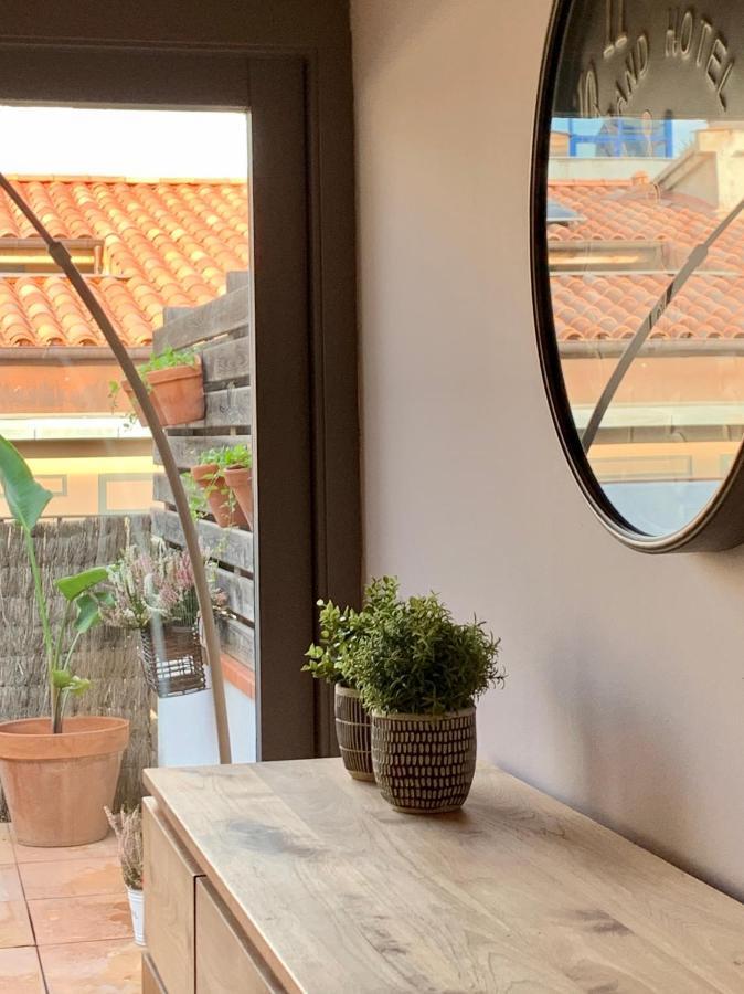 USC Carrer Nou Atico Girona Exterior foto