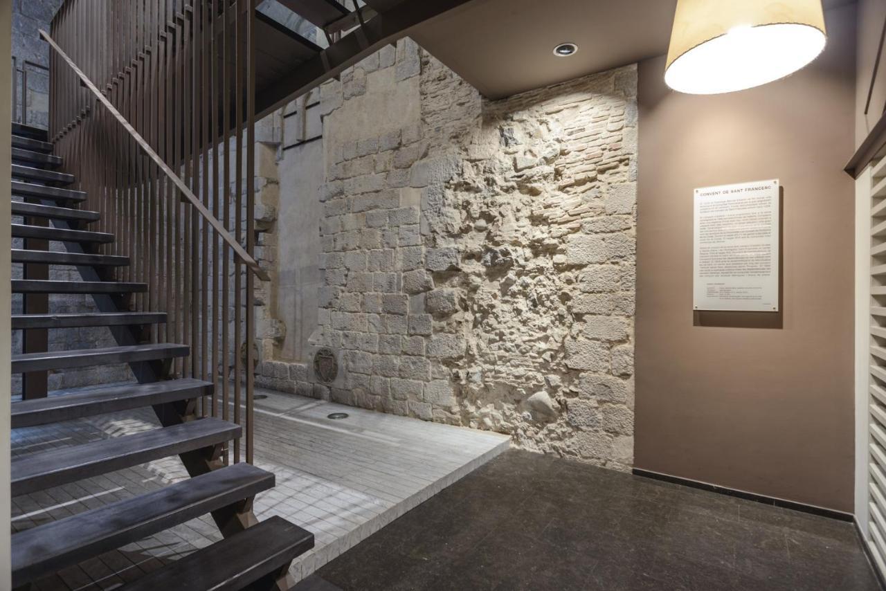 USC Carrer Nou Atico Girona Exterior foto